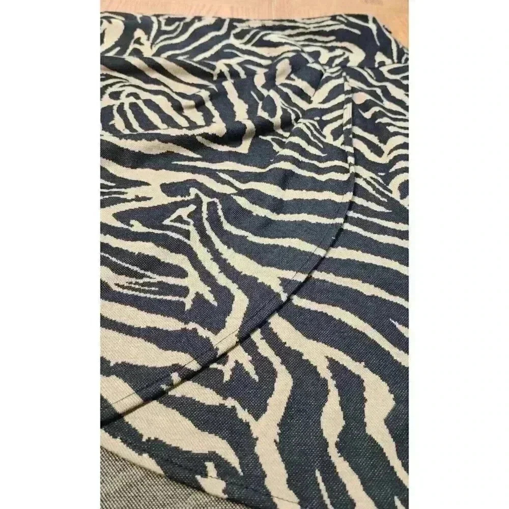 Lane Bryant Zebra Stripe Side Zip Skirt Plus Size 26 - Picture 6 of 6